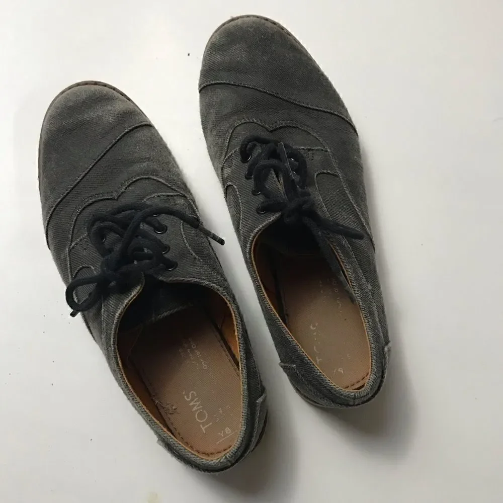 Toms lace up sneakers